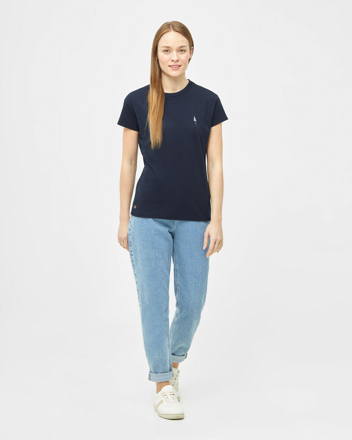 Circular TreeShirt Women Dark Navy von NIKIN, zweite Ansicht am Model