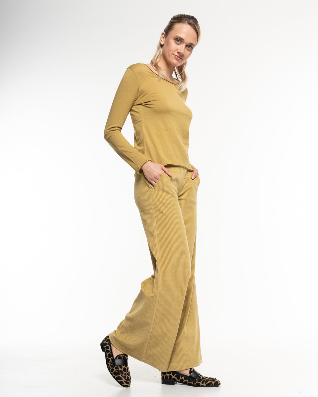 Cord Hose Marlene Hemp von Alma & Lovis, weites Bein