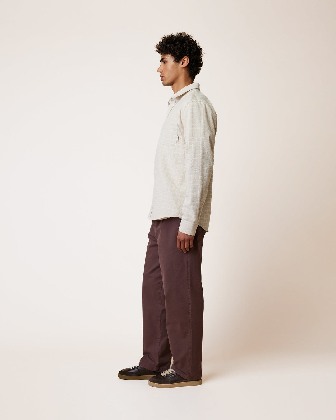 Cord-Overshirt Signy Beige von Faguo am Model