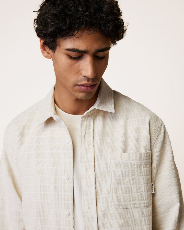 Cord-Overshirt Signy Beige von Faguo am Model