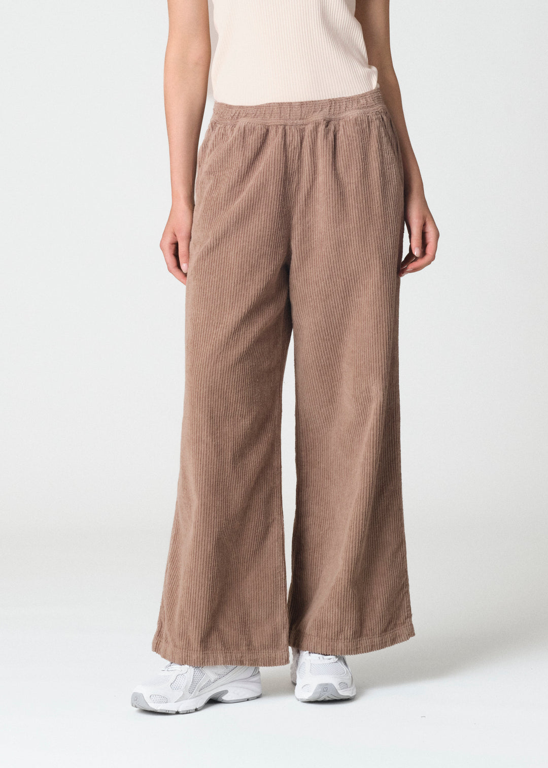Cordhose Kaja Cashew von Klitmøller Collective Hauptbild