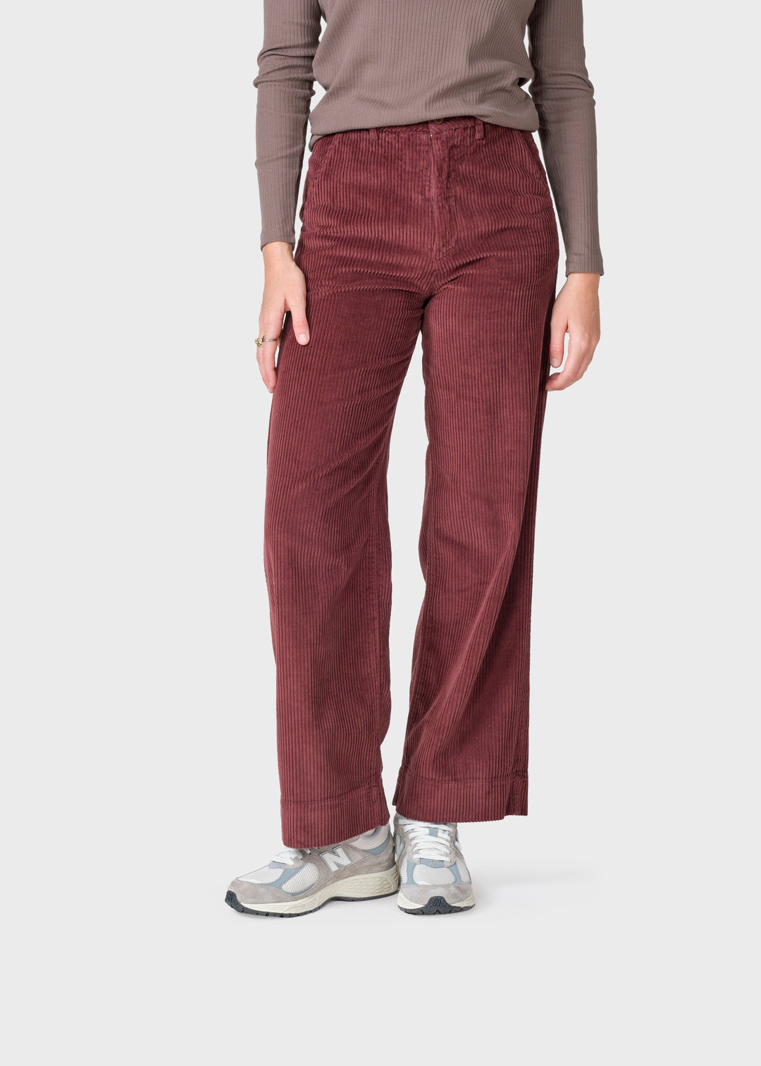 Cordhose Lydia Jumbo Burgundy von Klitmøller Collective Hauptbild