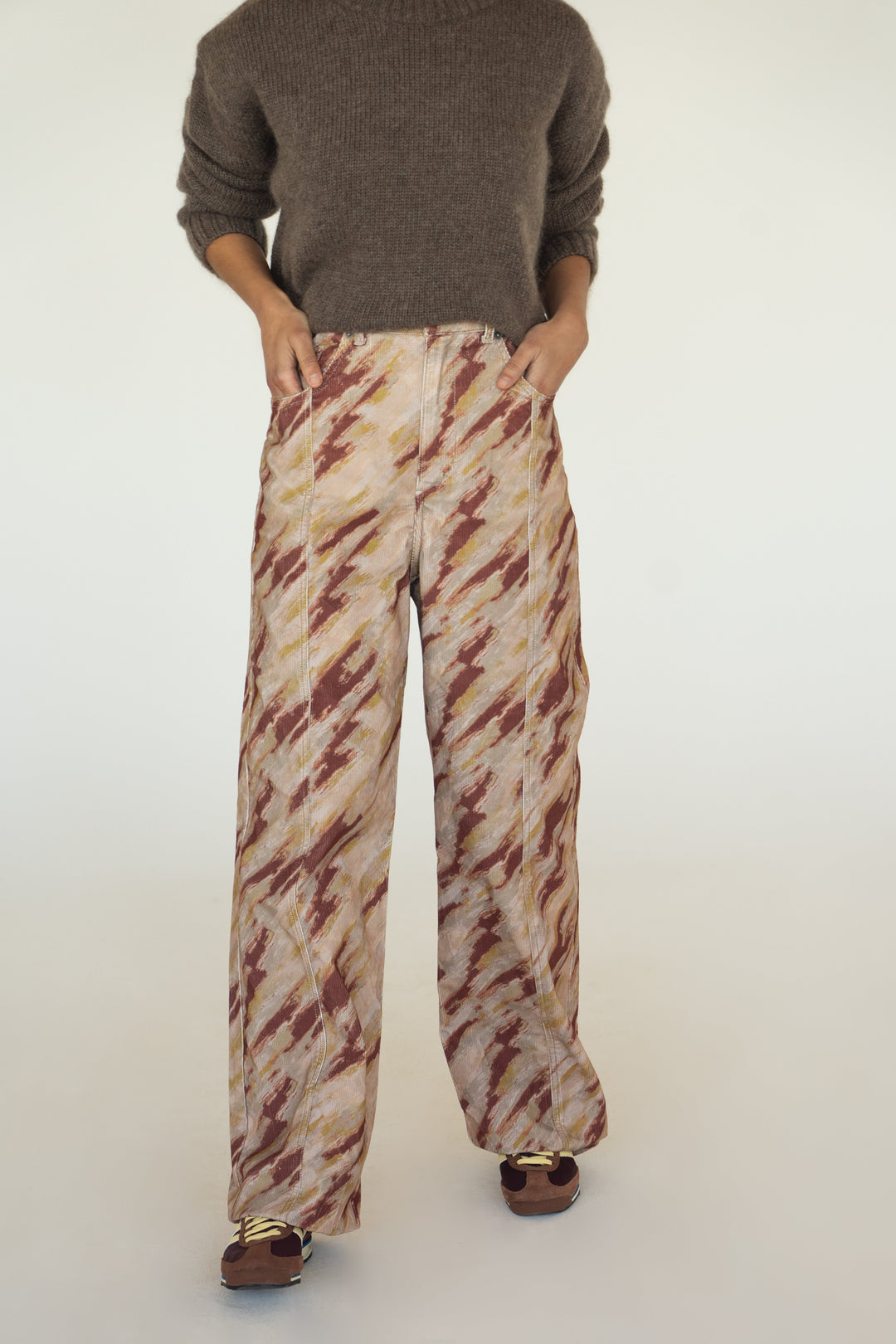 Ela Cordhose mit Print von Näz, Ansicht 1