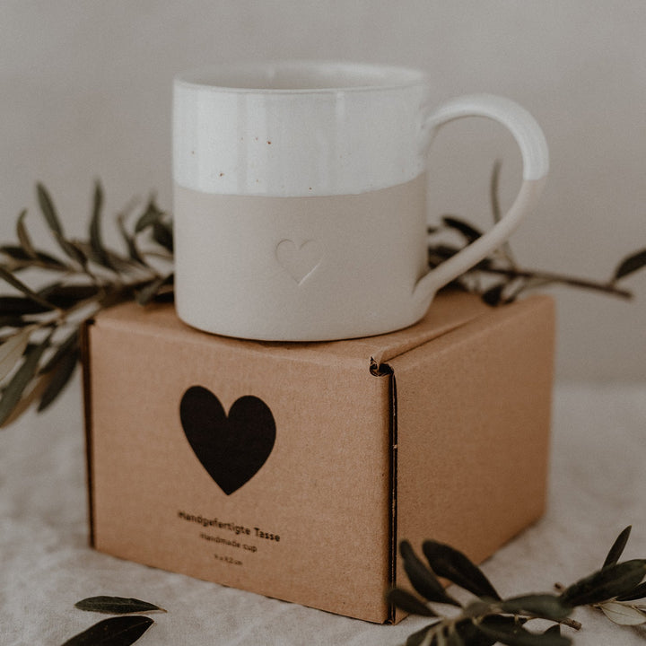 Tasse Herz Gross mit geprägtem Herz – Ansicht 3