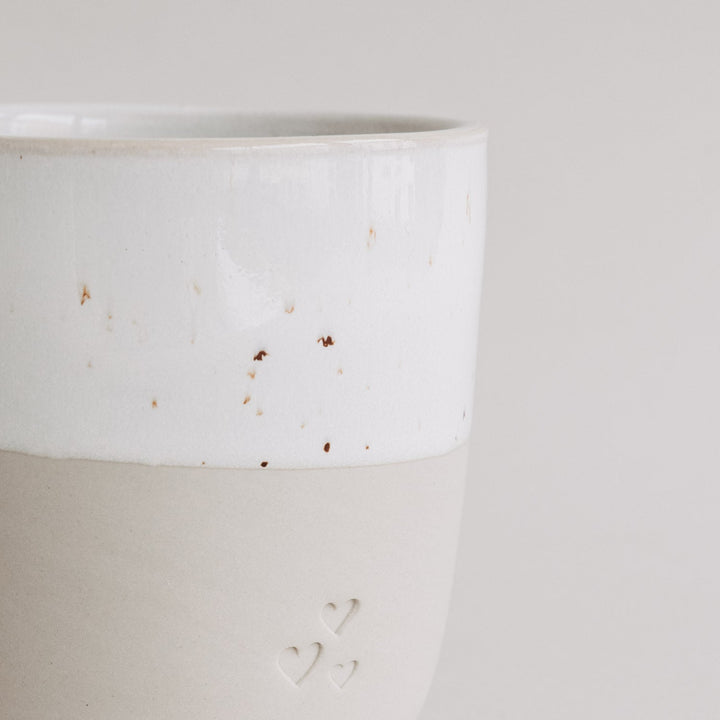 Becher mit drei geprägten Herzen – Ansicht 2