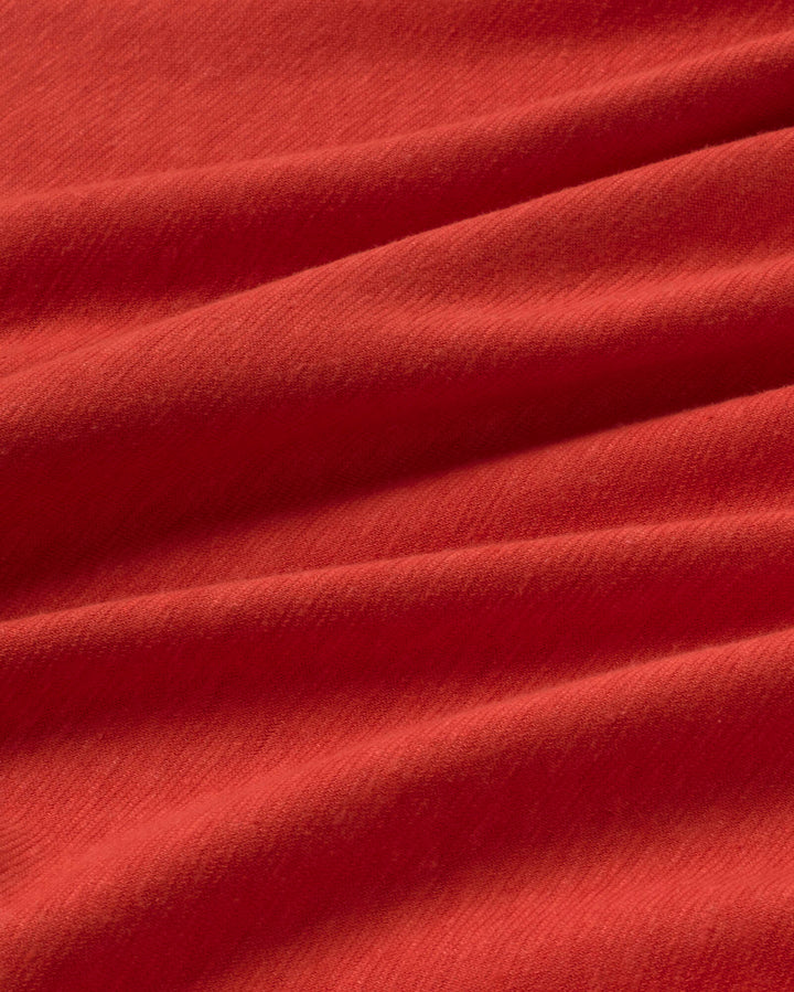 Oversize T-Shirt Lena Rot aus Hanf Thinking MU, Detail roter Stoff