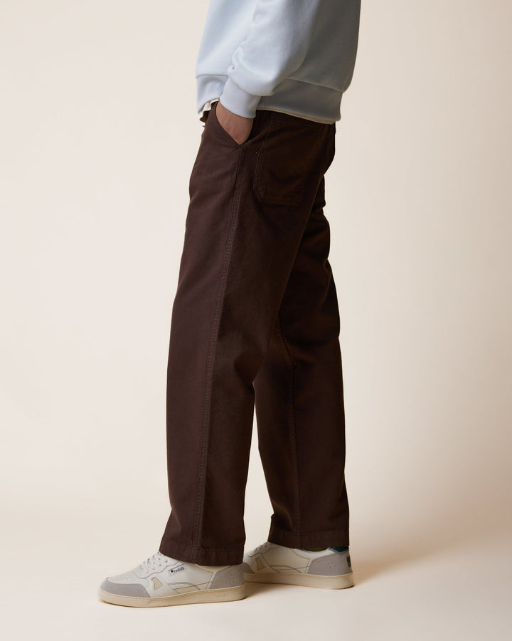 Hose Hagenau Schokobraun von Faguo am Model