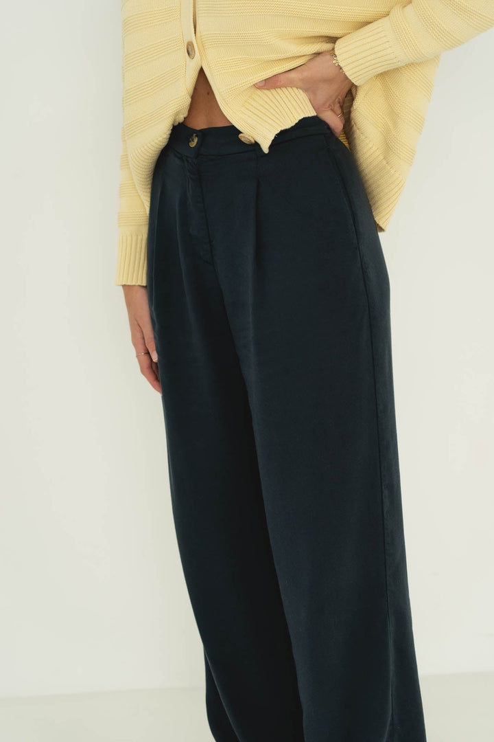 Hose Mara Tencel Trousers Pearl – NÄZ – Zweiblatt 6