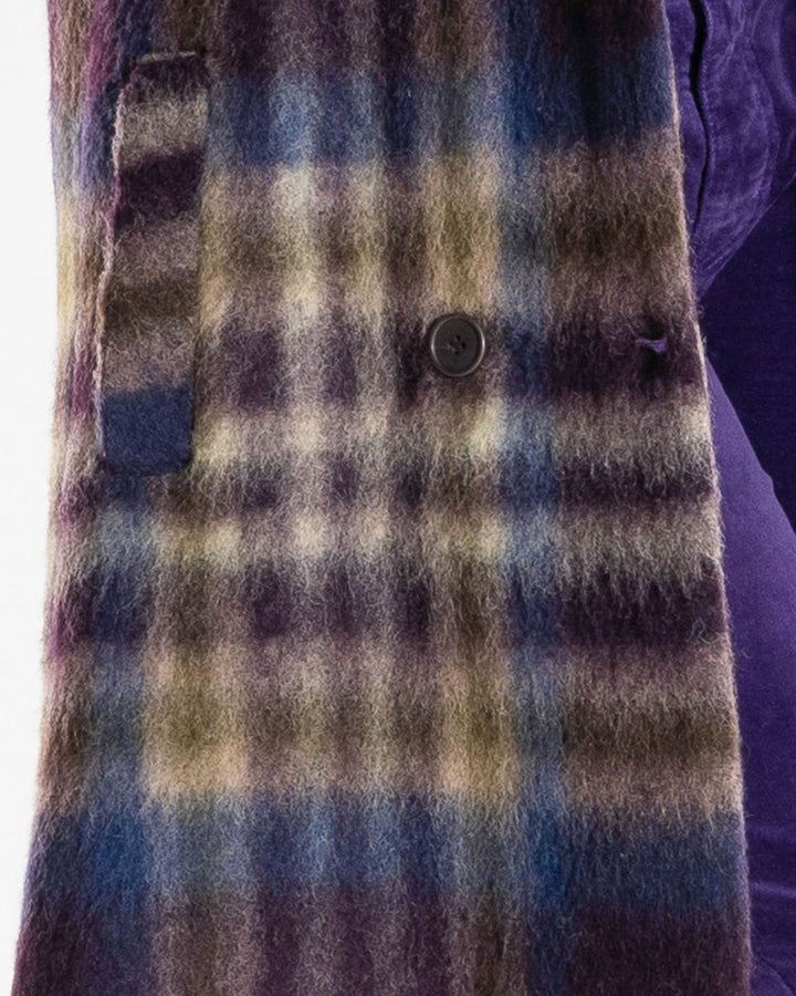 Hygge Karo Mantel Plum von Alma & Lovis Ansicht 8