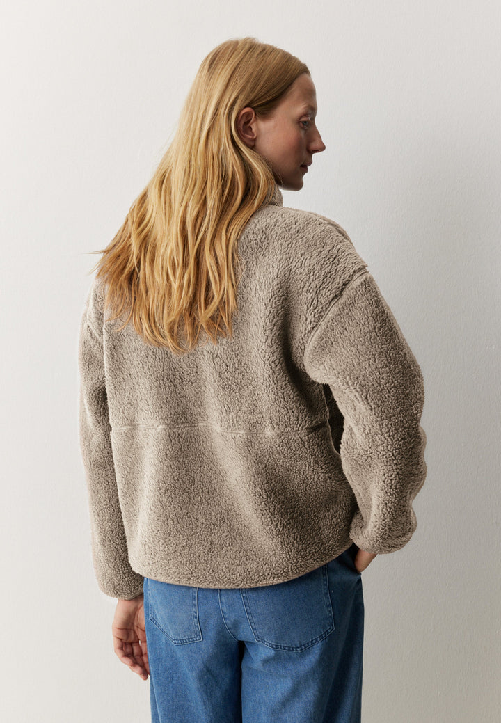 Jacke FORTUNELLA Hazel Brown von recolution, Model von hinten