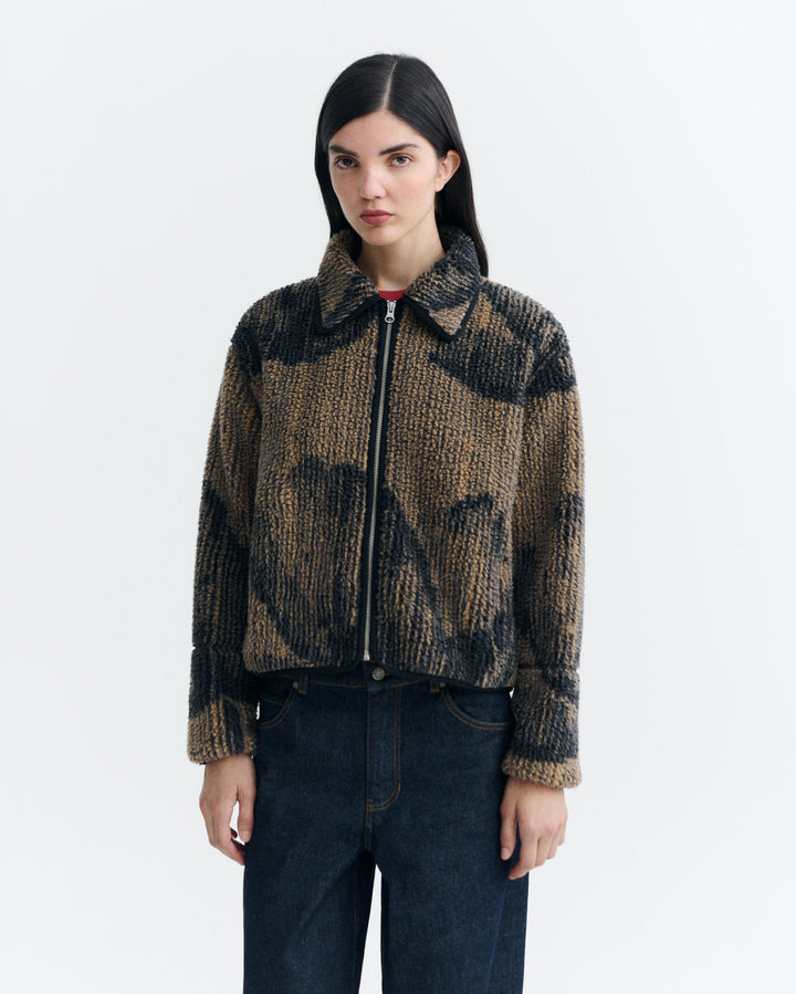 Jacke Kendra Lotus Jacquard von Thinking MU, Vorderansicht am Model