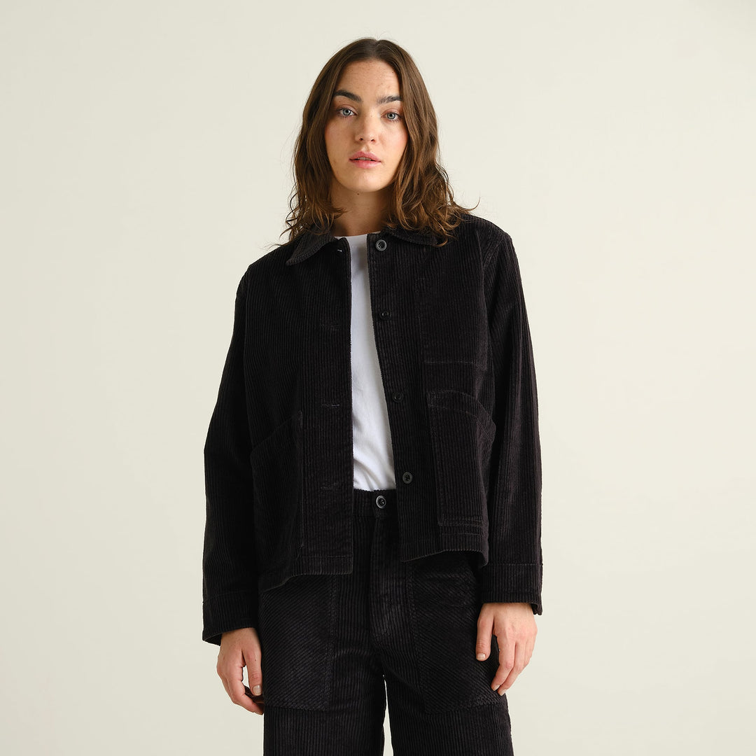 Jacket Stiby Corduroy Black von Dedicated am Model