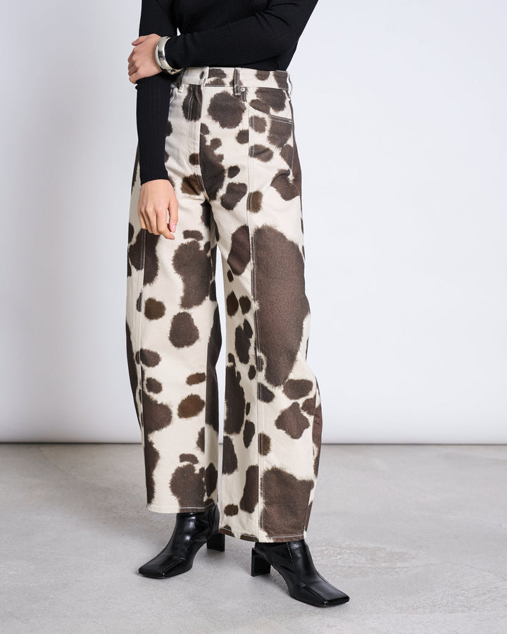 Jeans Barrel Leg Faya Cow Print von JAN 'N JUNE – Detailansicht