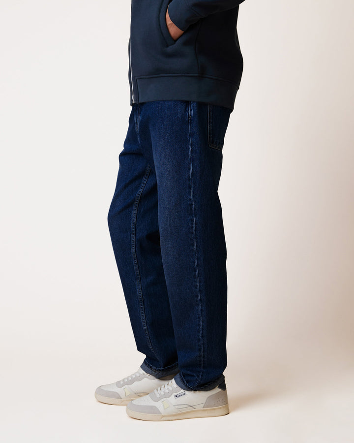 Jeans Denim Relaxed Raw von Faguo am Model