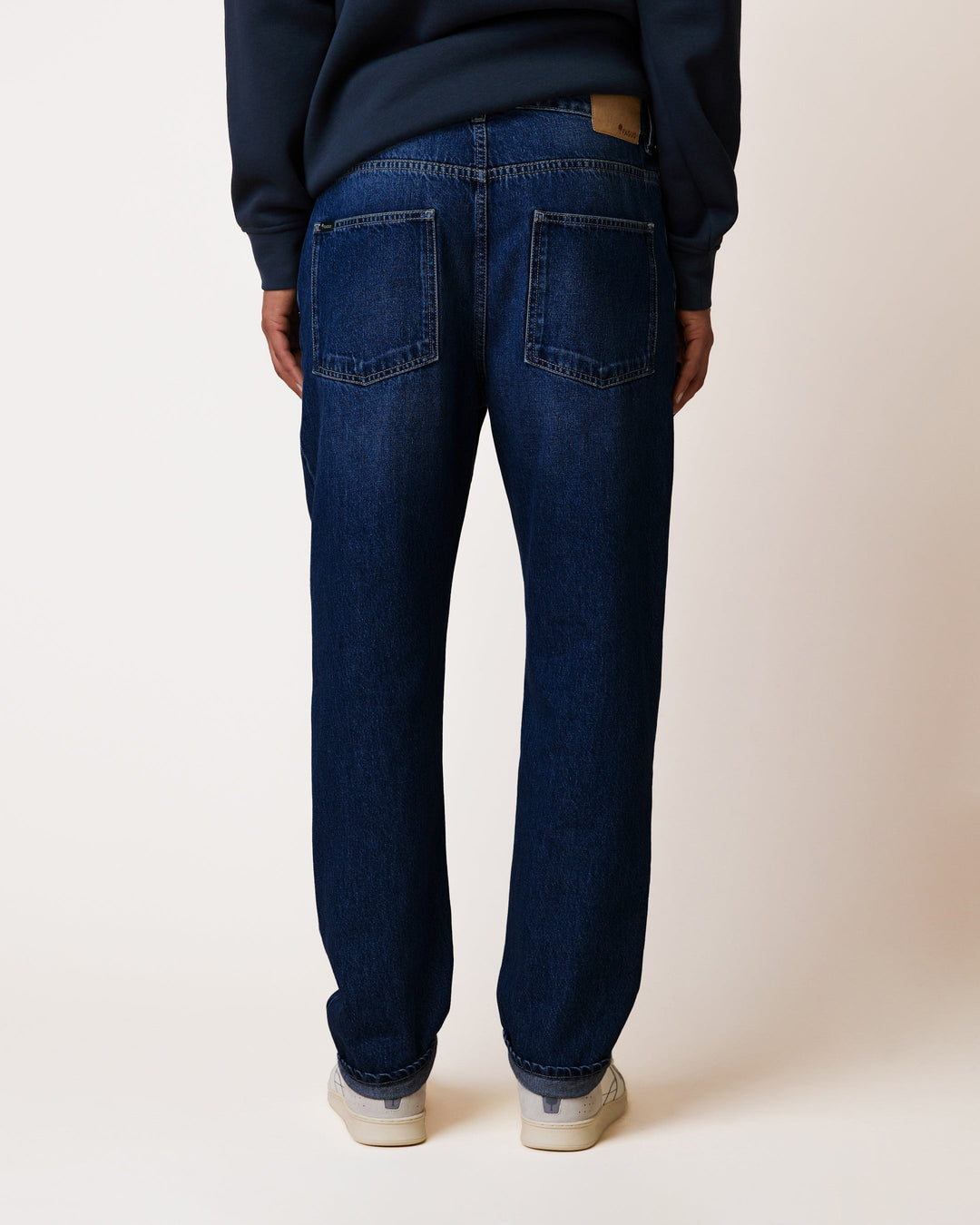 Jeans Denim Relaxed Raw von Faguo am Model