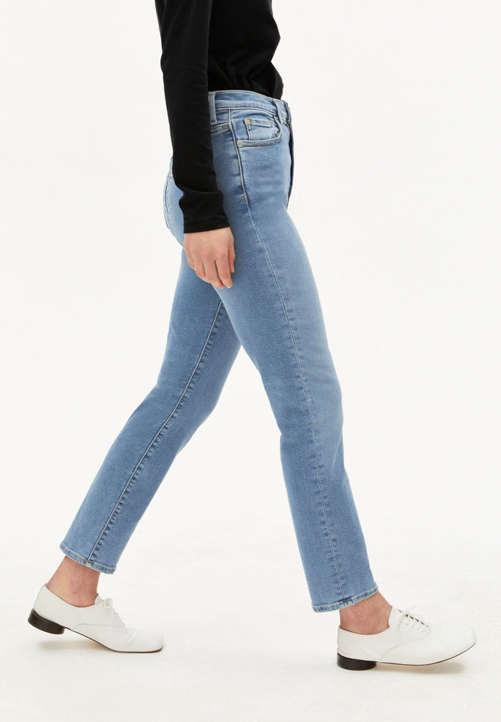 Jeans LEJAANI High Waist Slim Dove von Armedangels 6