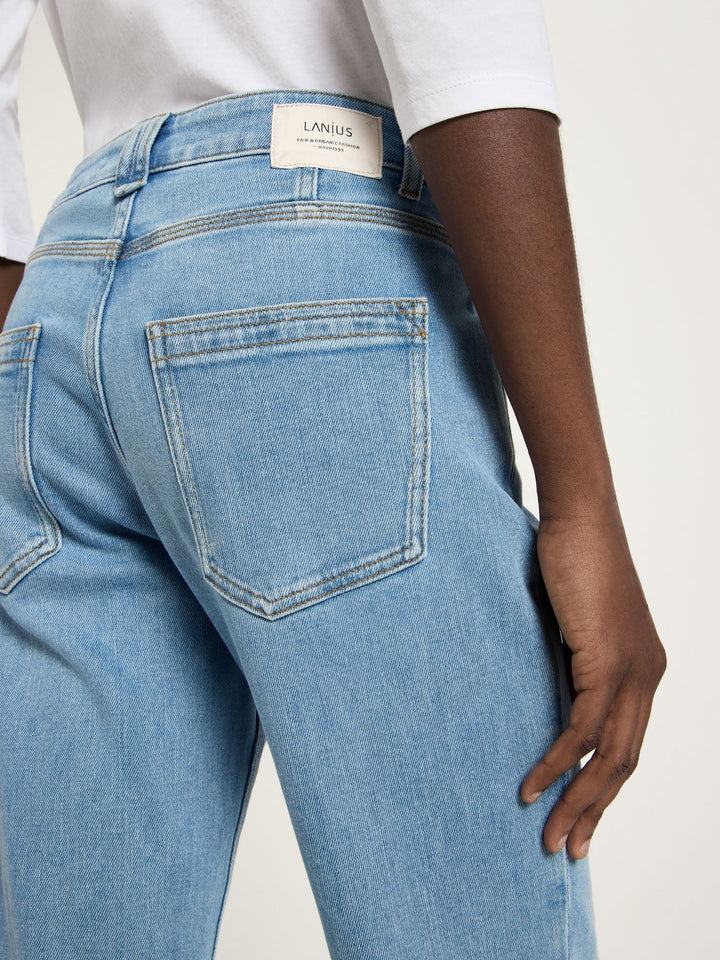 Jeans mit Aufschlag GOTS Light Blue Denim von Lanius Detail Gesässtasche