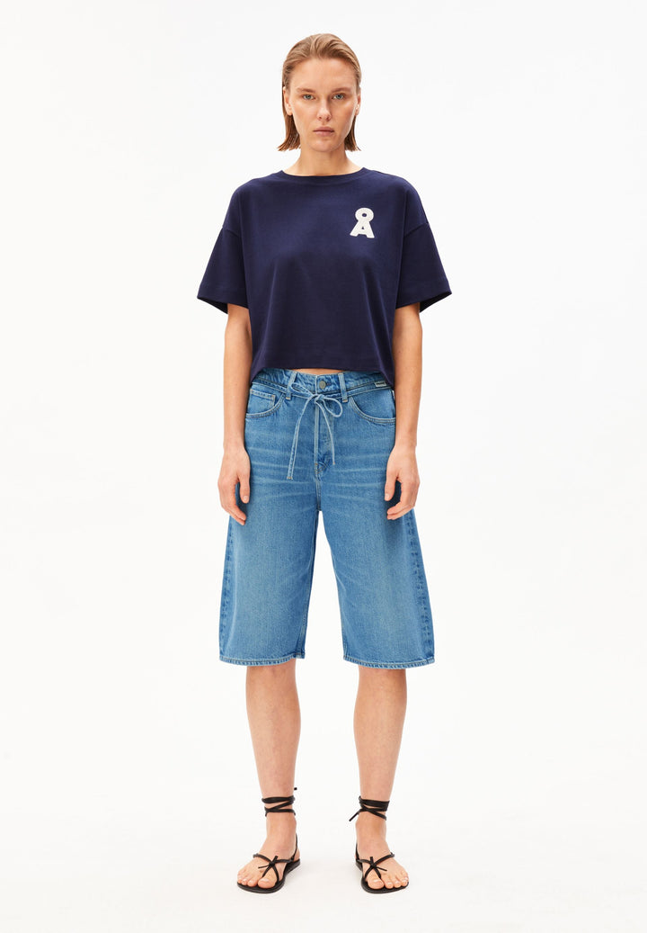 Jeans-Shorts DAANY Baggy Laguna von Armedangels am Model von vorne