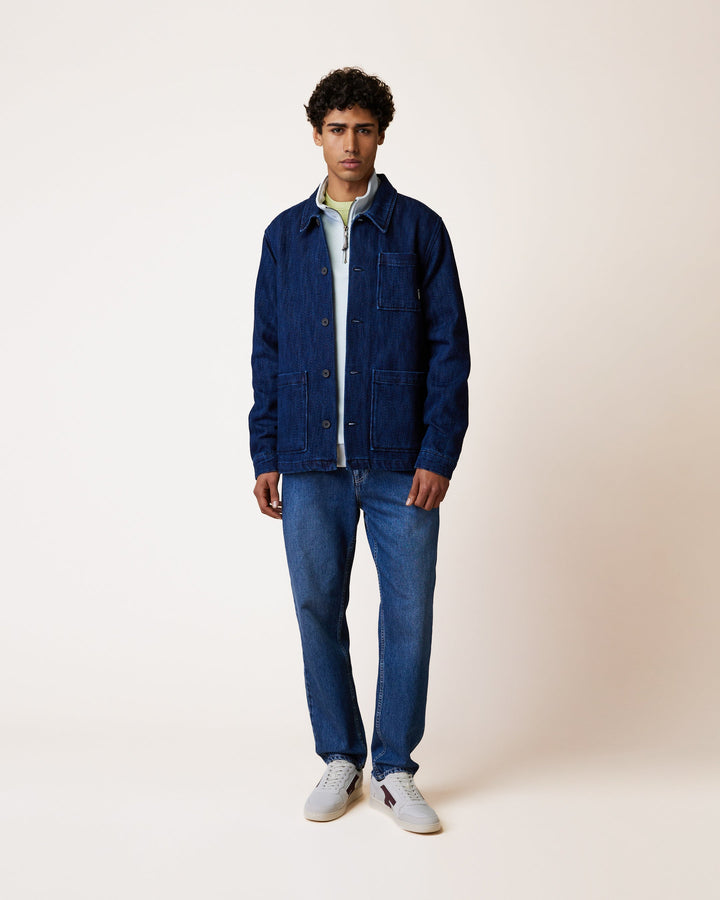 Jeansjacke Lorge Raw Denim von Faguo am Model