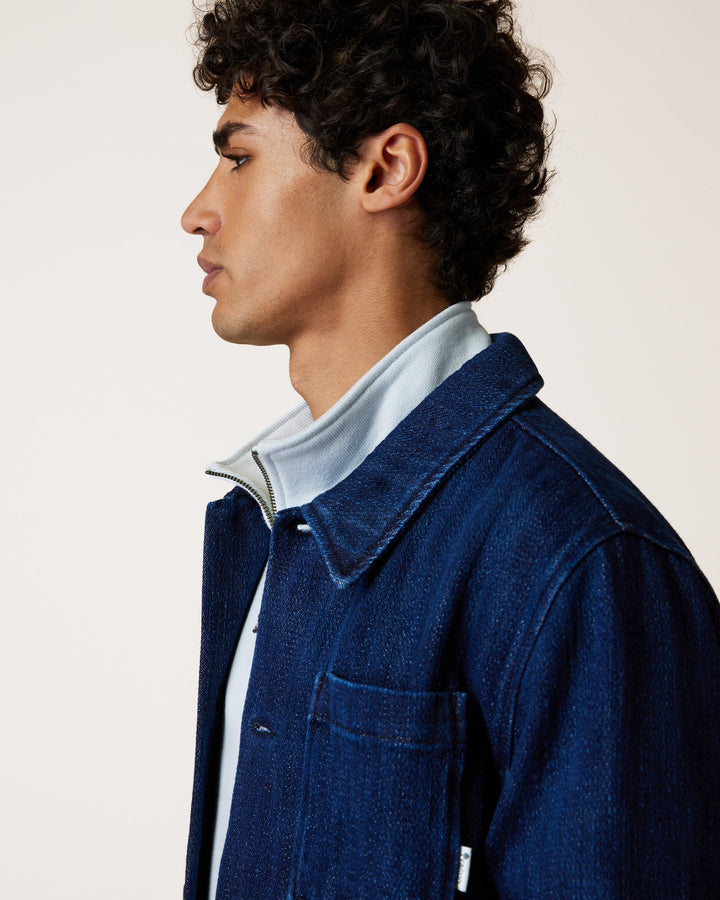 Jeansjacke Lorge Raw Denim von Faguo am Model