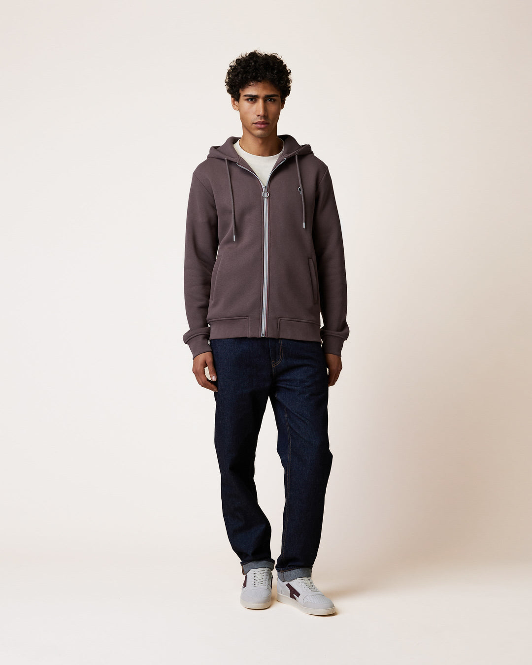 Kapuzen-Sweatjacke Mesnil Grauviolett von Faguo am Model