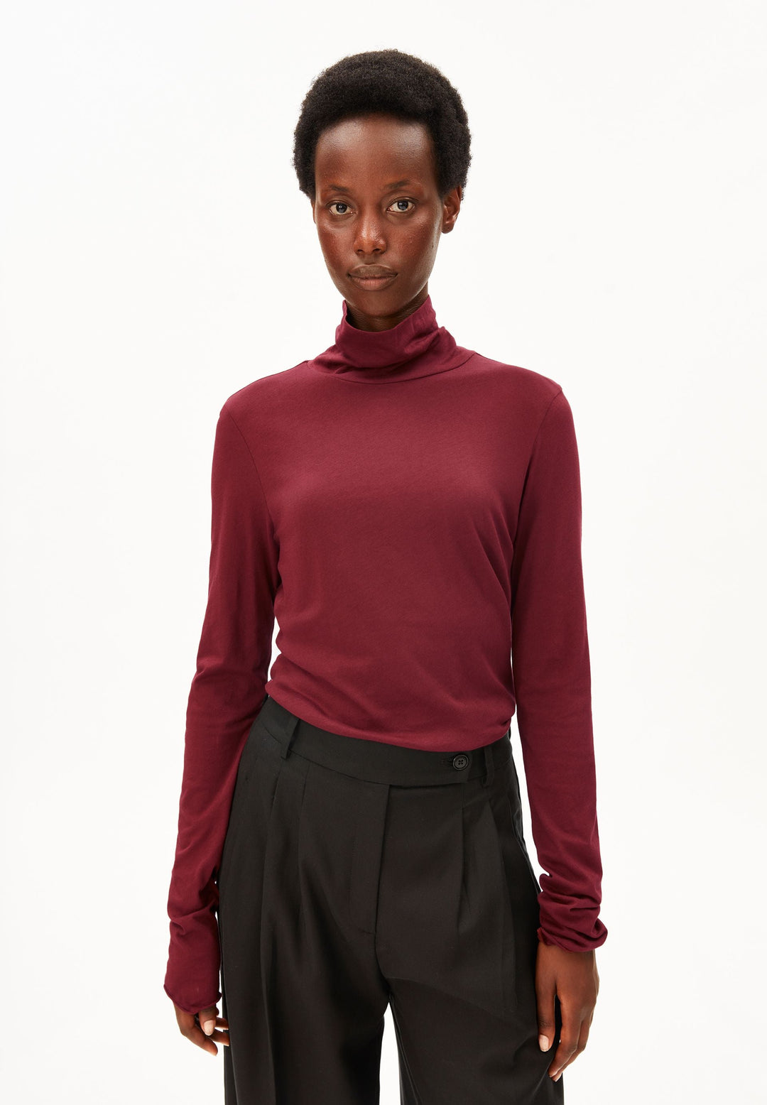 Langarmshirt GRAZILIANAA SOFT Rollkragen Velvet Red von Armedangels Vorderansicht