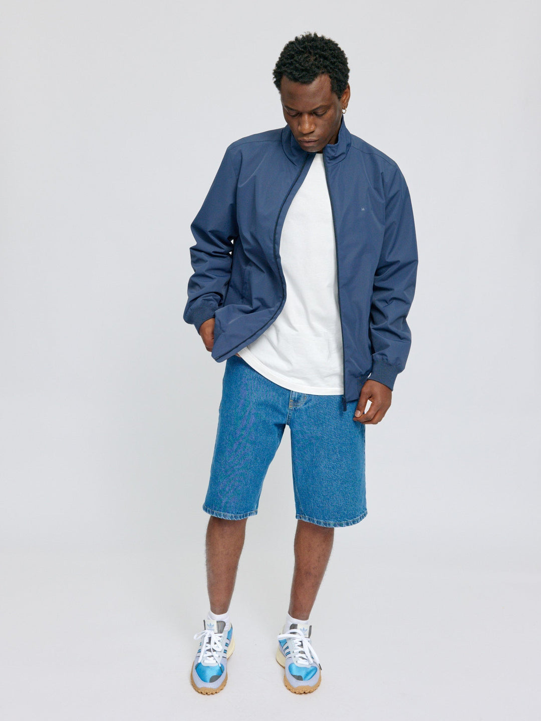 Light Blouson Mood Blue von Mazine offen getragen