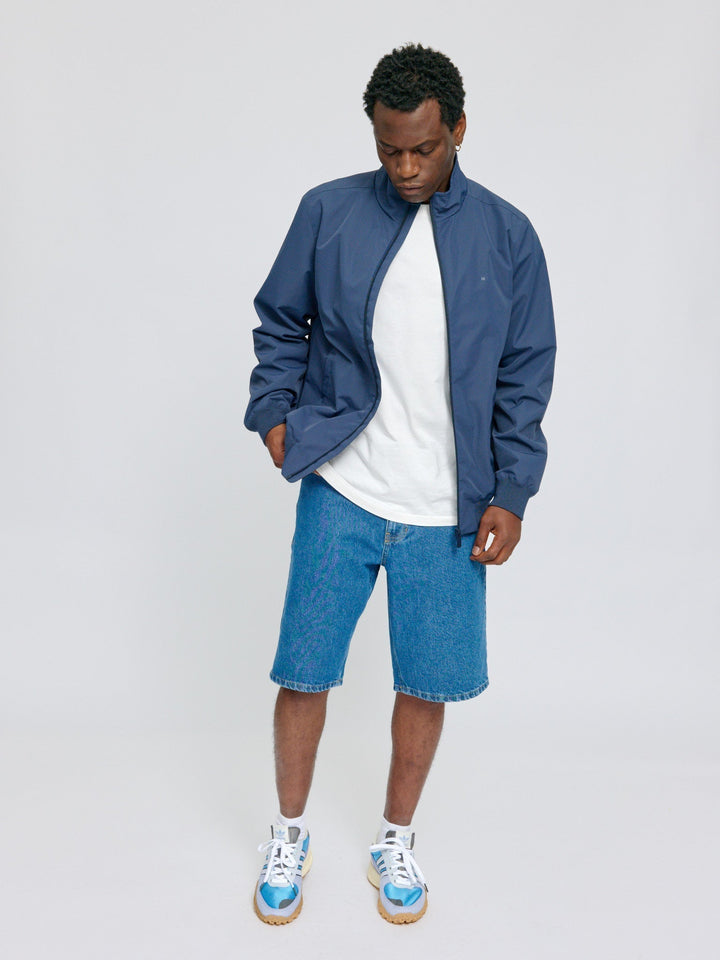 Light Blouson Mood Blue von Mazine offen getragen