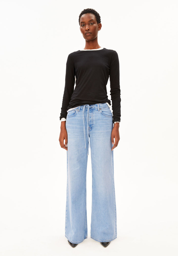 Longsleeve EINIAARA SOFT in Black von ARMEDANGELS, Nahaufnahme