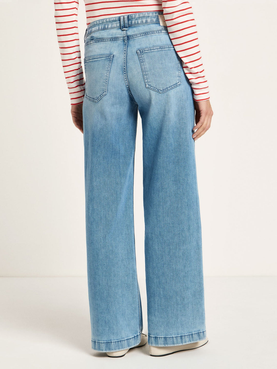 Marlenejeans Mid Waist GOTS Light Blue Denim von Lanius Rückansicht
