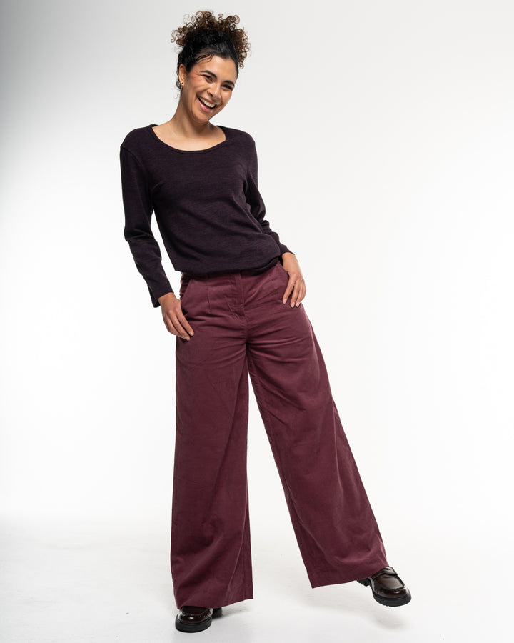 Melange Cot-Wool Shirt Blackberry von Alma & Lovis am Model