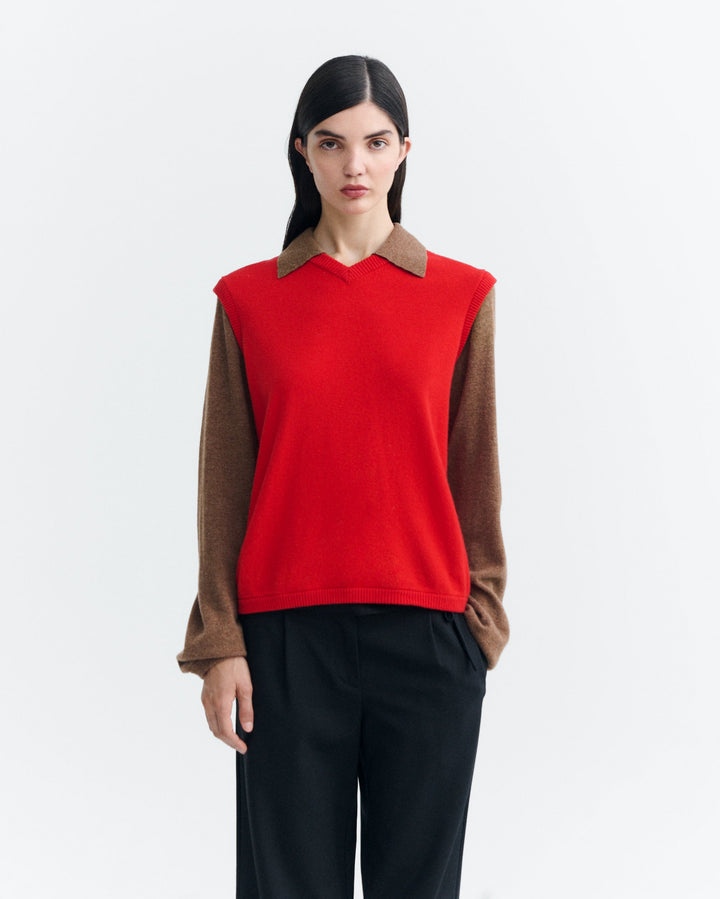 Merinopullover Khalida Brown Red Thinking MU, Vorderansicht am Model