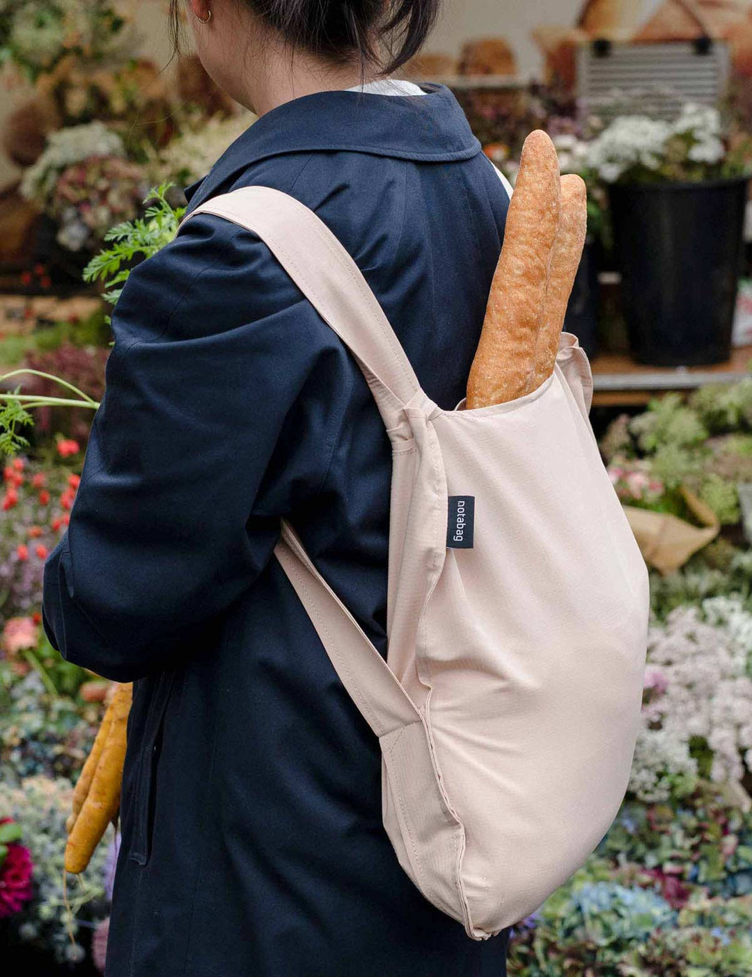Notabag Sand als Rucksack, Produktansicht