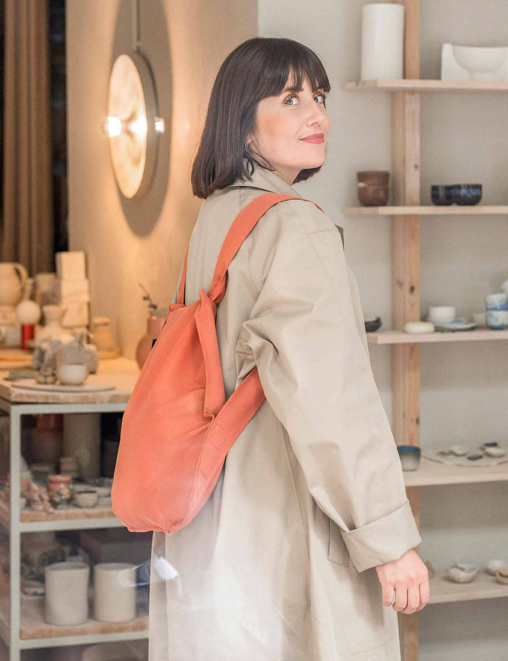 Notabag Terracotta als Rucksack, Produktansicht