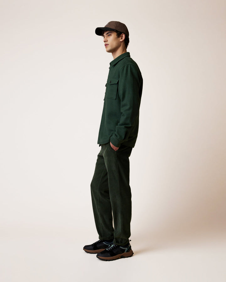 Overshirt Flavigny Dunkelgrün von Faguo am Model