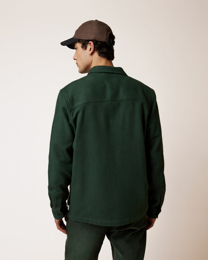 Overshirt Flavigny Dunkelgrün von Faguo am Model
