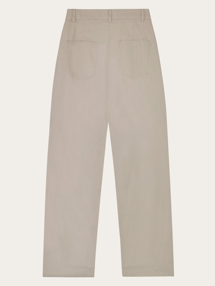 Poplin Pleat Pants Light Feather Grey von KnowledgeCotton Apparel – Hose von hinten
