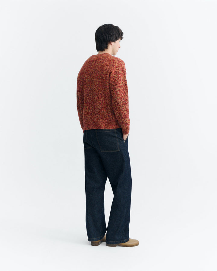 Pullover Santos von Thinking MU, Seitenansicht am Model