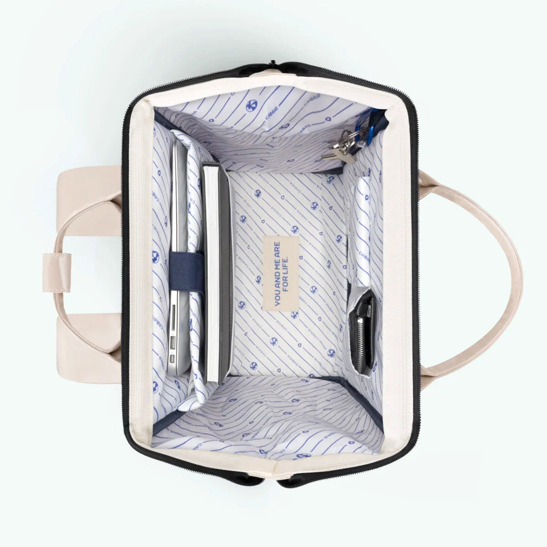 Rucksack Adventurer Large Honolulu Cream von Cabaia, Innenansicht mit Laptopfach
