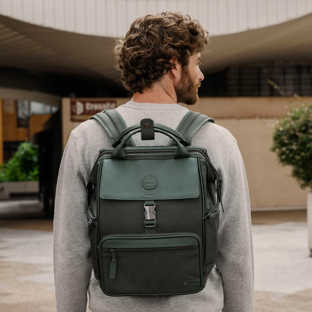 Rucksack Adventurer Medium Bold Avignon von Cabaia, am Model