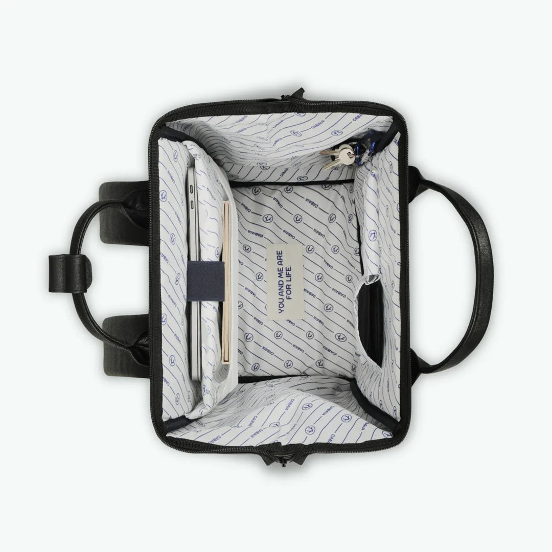 Rucksack Adventurer Medium Chelsea Black von Cabaia, Innenansicht mit Laptopfach