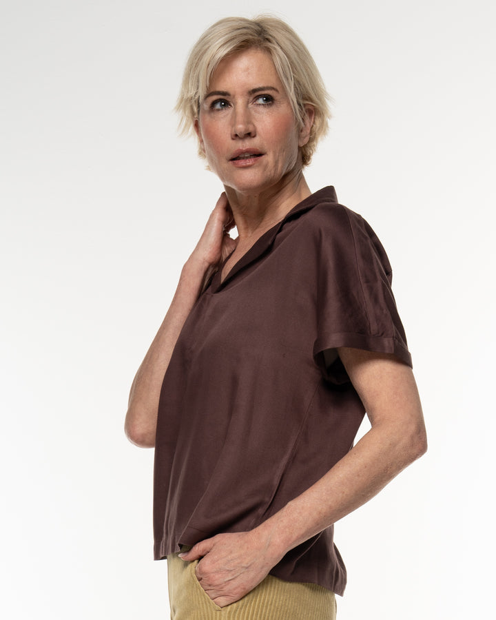 Satin Bluse Bitter Choc von Alma & Lovis Ansicht 4