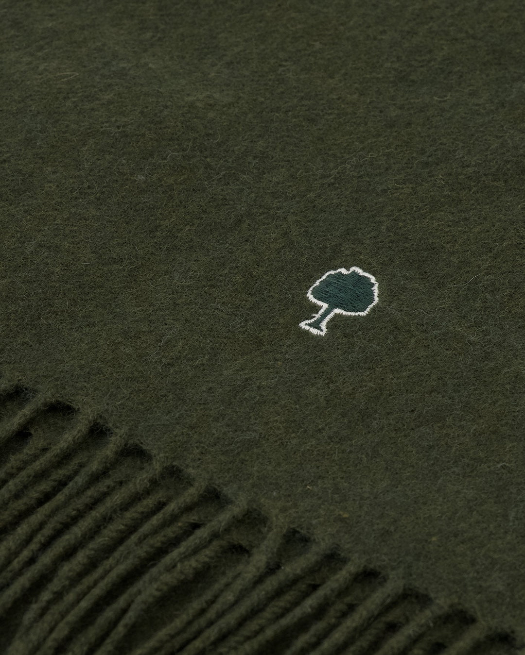 Schal Khaki von Faguo Detail Baum-Stickerei