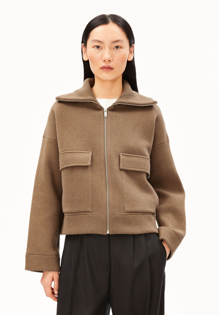 Strickjacke Cotton-Wool Amberwood von Armedangels Vorderansicht