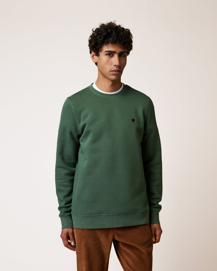Sweatshirt Donzy Waldgrün von Faguo am Model
