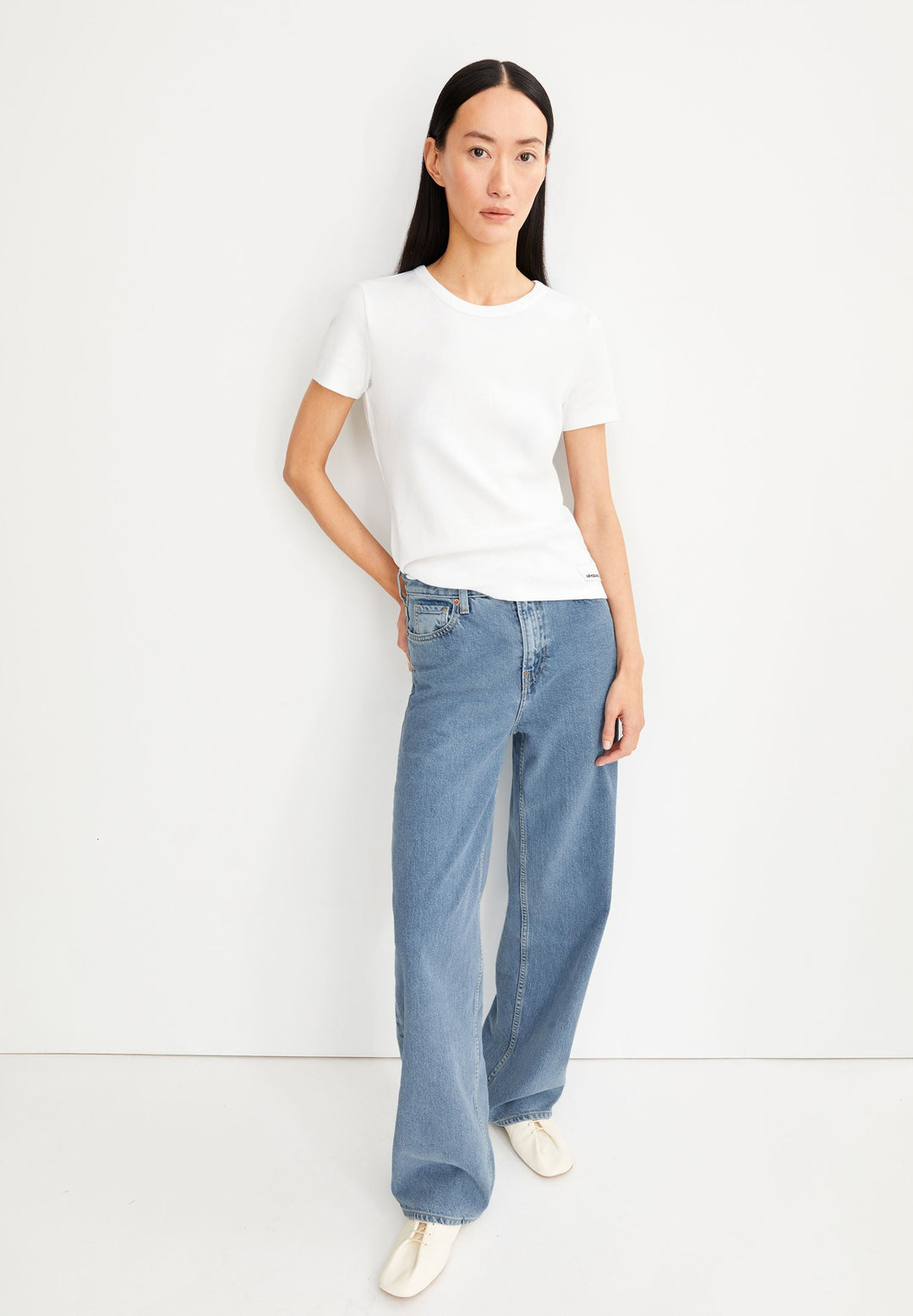 T-Shirt KARDAA Ripp in Weiss von ARMEDANGELS, Detailansicht
