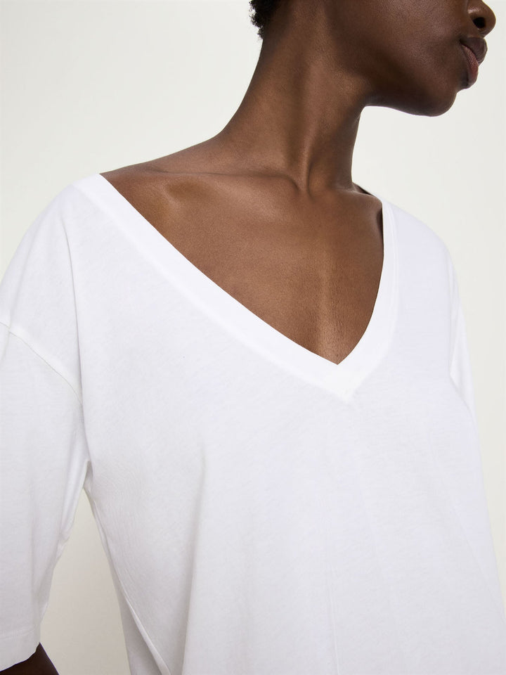 T-Shirt mit V-Ausschnitt GOTS White von Lanius Detail V-Ausschnitt