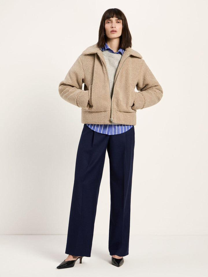 Teddyjacke GRS Chalk von Lanius am Model