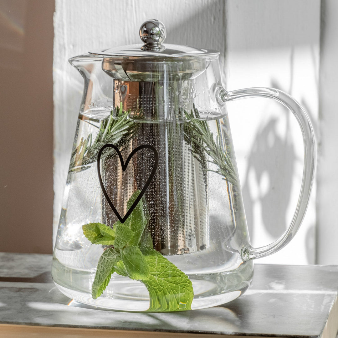 Glas-Teekanne mit schwarzem Herz – Ansicht 2